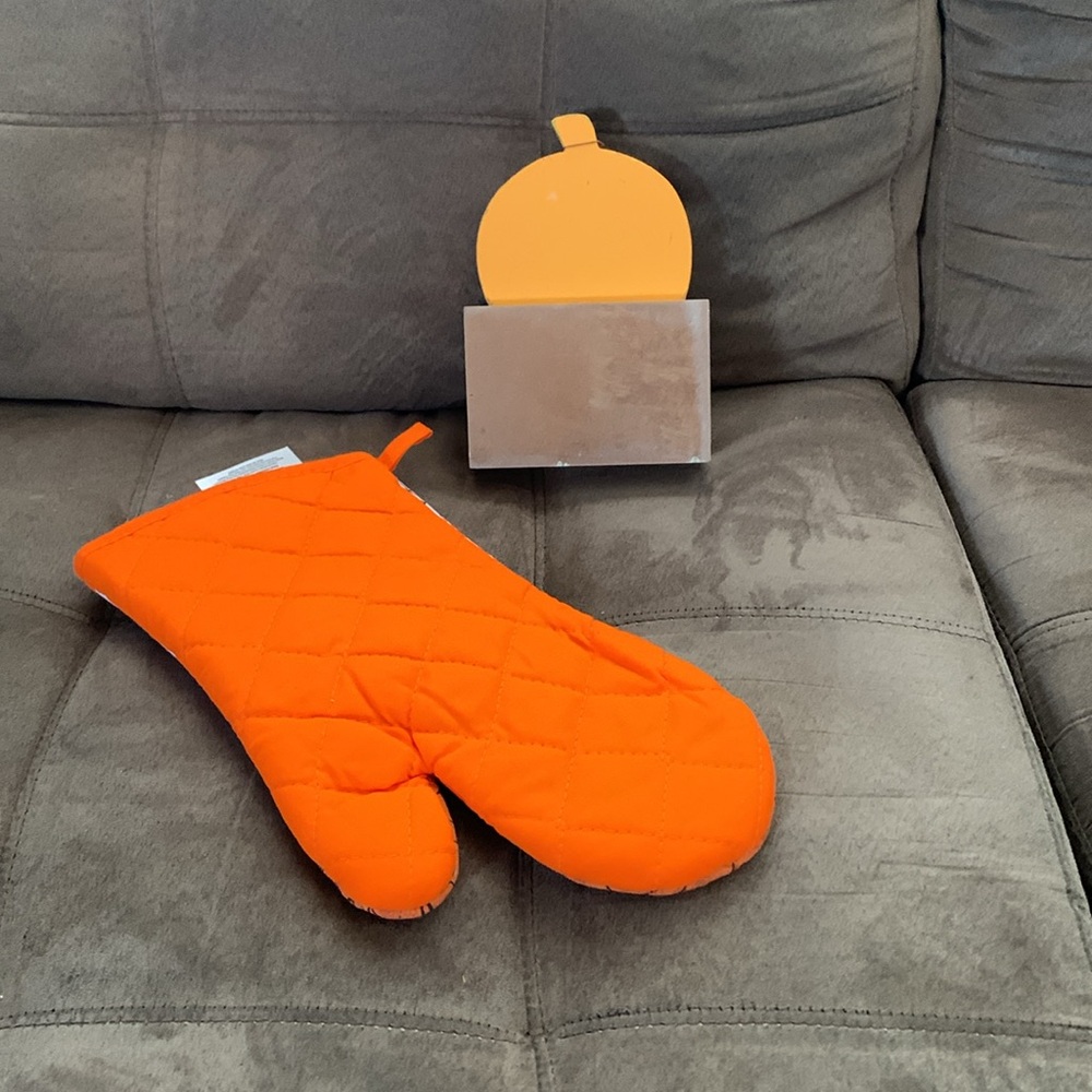 2 Pumpkins Decor - Picture 2 of 2